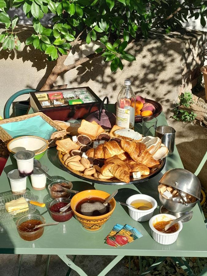 Le Prieure Bed & Breakfast Saint-Florent-sur-Auzonnet Exterior photo